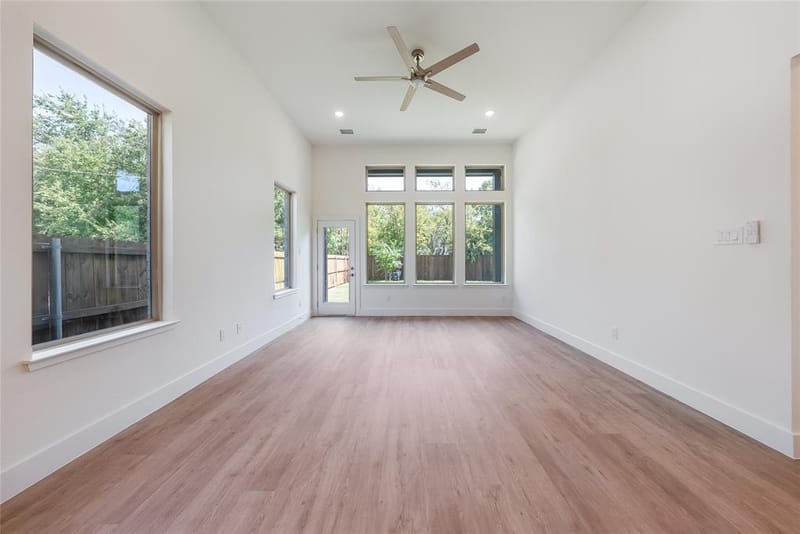 210 E Park Street, Little Elm TX 75068 - Photo 11