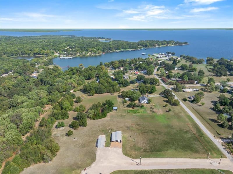 189 VZ County Road 3727, Wills Point TX 75169