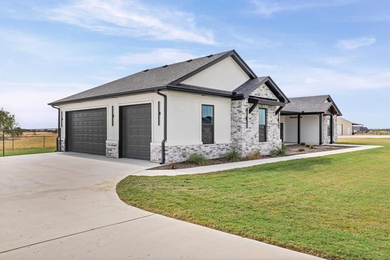 611 Willow Moon Ranch, Crawford TX 76638 - Photo 5