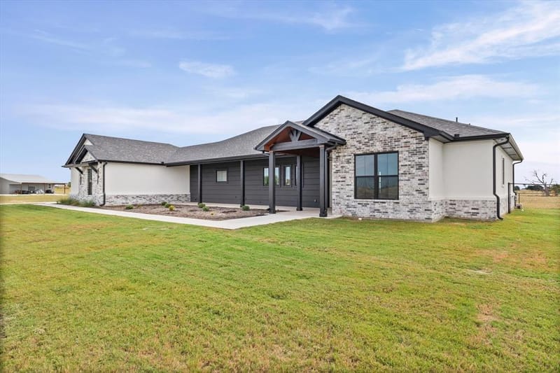 611 Willow Moon Ranch, Crawford TX 76638 - Photo 4