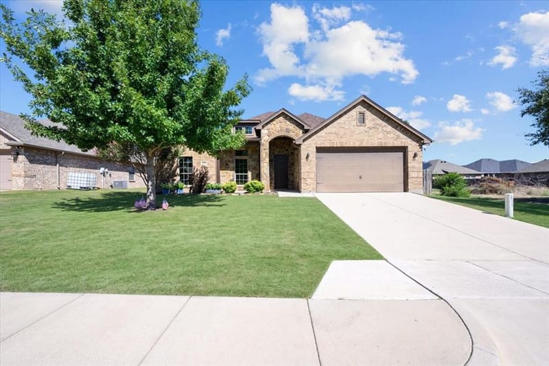 537 Zachary Drive, Weatherford TX 76087 - Photo 2