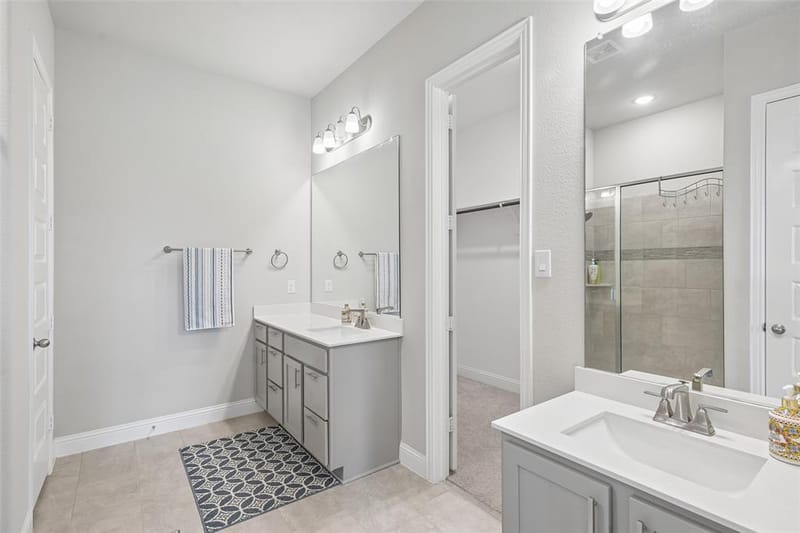 2923 Grand Lookout Lane, Arlington TX 76001 - Photo 23