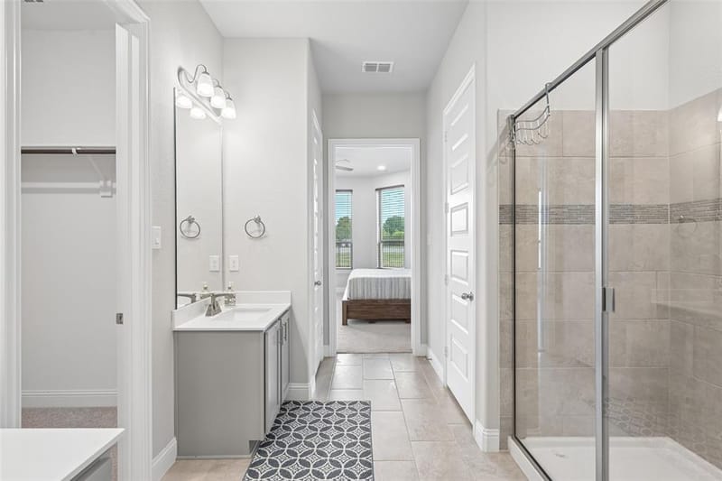 2923 Grand Lookout Lane, Arlington TX 76001 - Photo 24