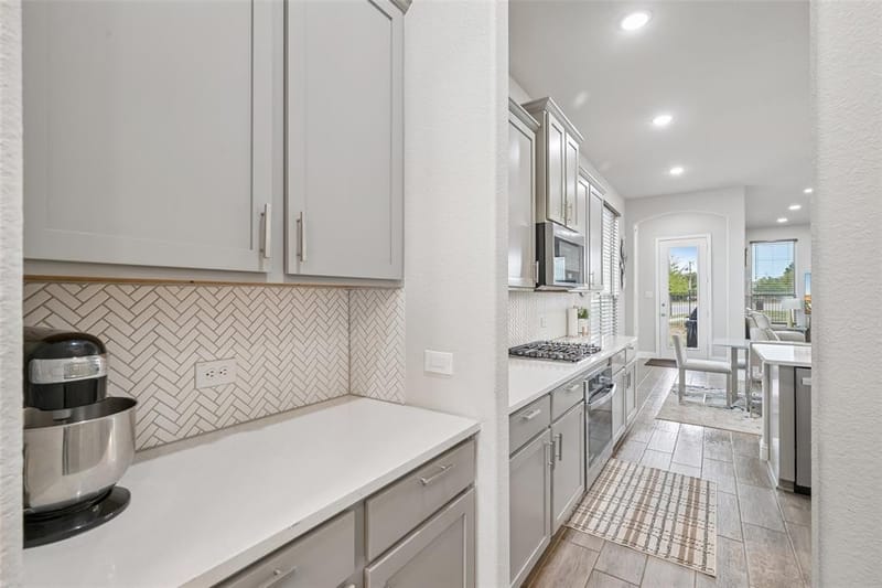 2923 Grand Lookout Lane, Arlington TX 76001 - Photo 15