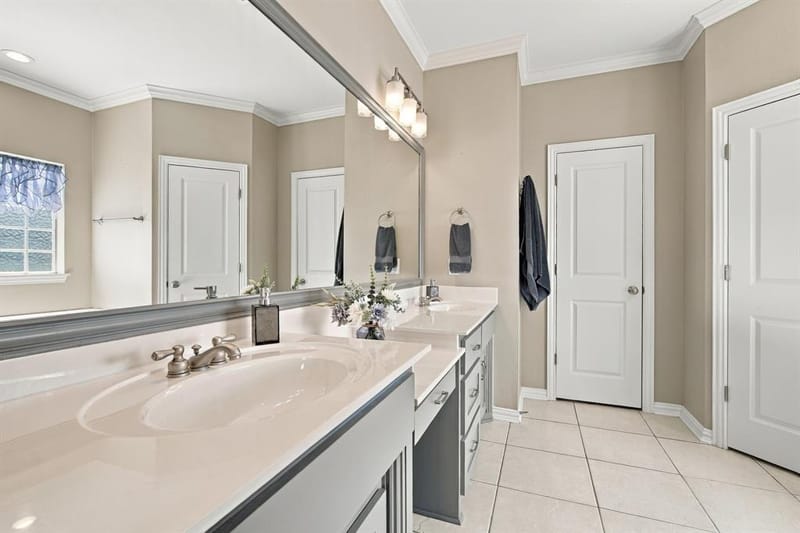 810 Woodcrest Drive, Ennis TX 75119 - Photo 17