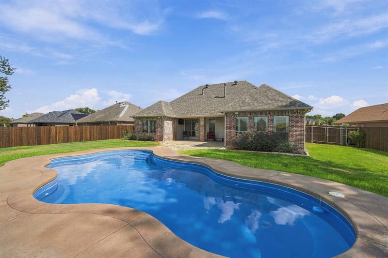 810 Woodcrest Drive, Ennis TX 75119 - Photo 26