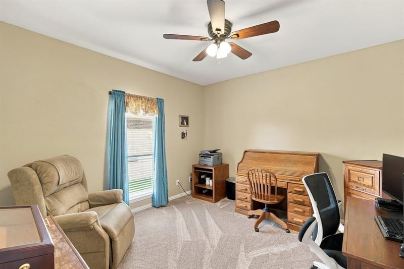 810 Woodcrest Drive, Ennis TX 75119 - Photo 20