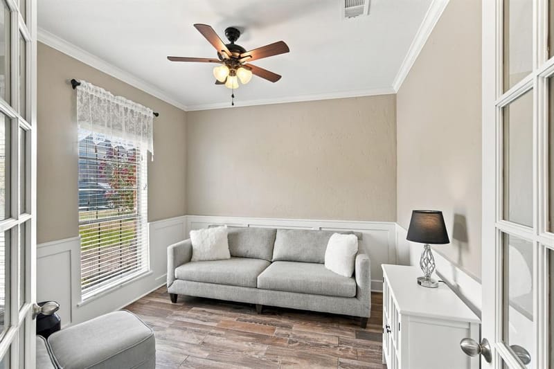 810 Woodcrest Drive, Ennis TX 75119 - Photo 14