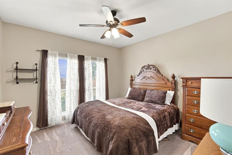 810 Woodcrest Drive, Ennis TX 75119 - Photo 21