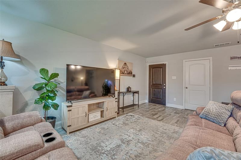 6810 Topaz Drive, Greenville TX 75402 - Photo 5