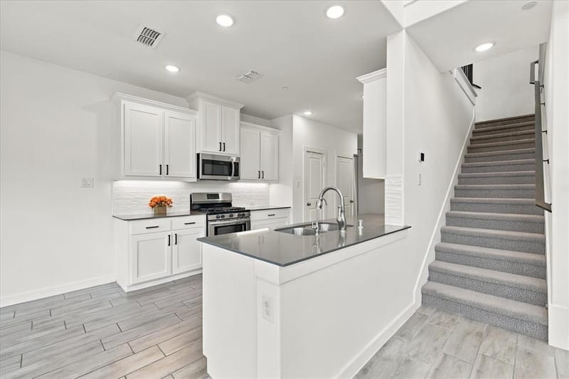 2737 Splendor Drive, Little Elm TX 75068 - Photo 9