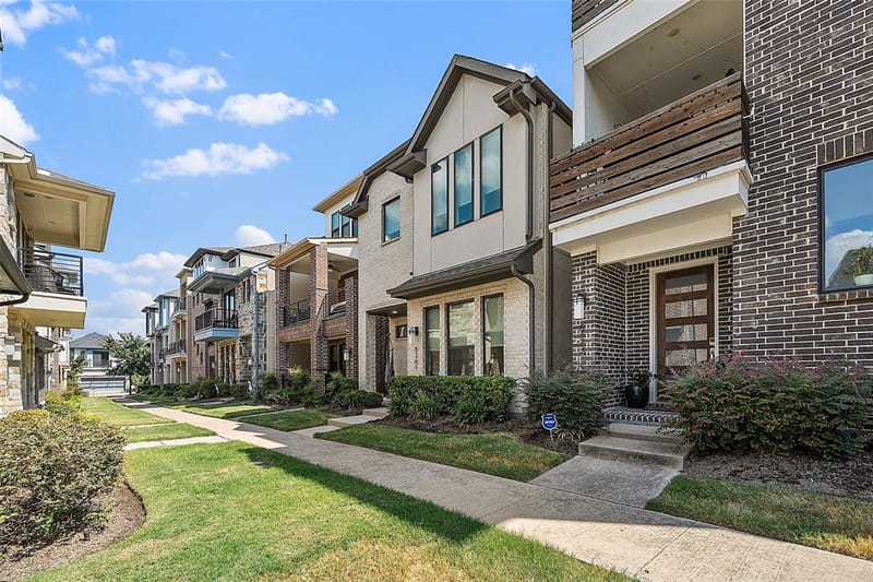 8261 Laflin Lane, Dallas TX 75231 - Photo 28