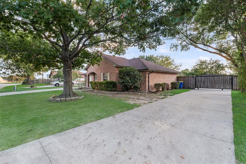 203 Creekstone Court, Seagoville TX 75159 - Photo 2