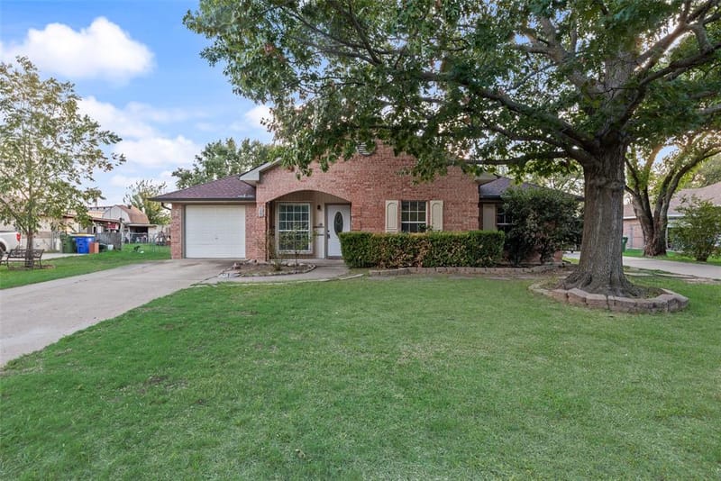 203 Creekstone Court, Seagoville TX 75159