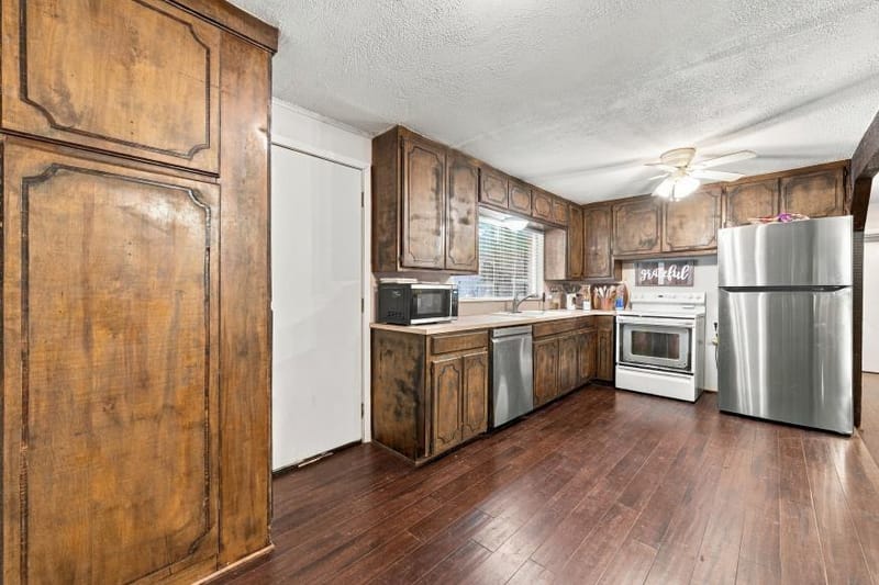 1204 W 4th Street, McGregor TX 76657 - Photo 6