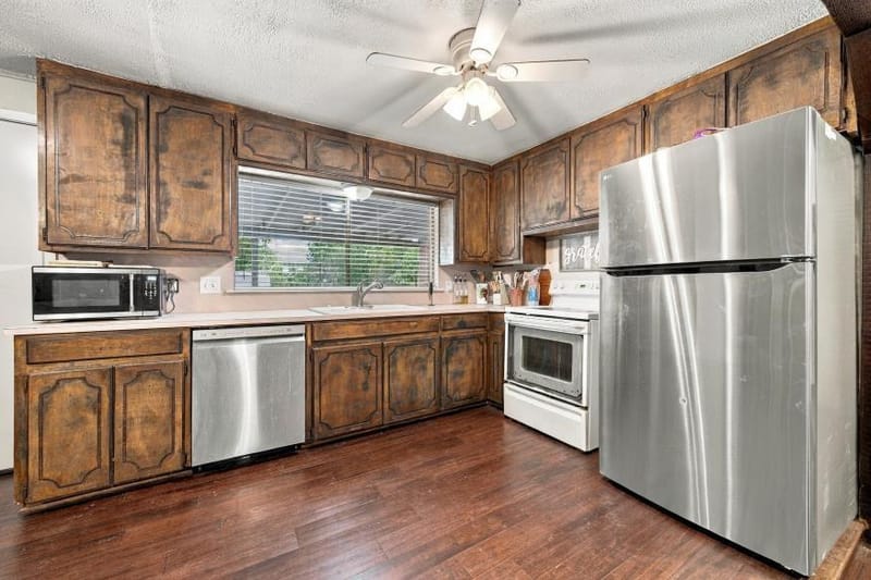 1204 W 4th Street, McGregor TX 76657 - Photo 5