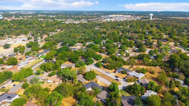 10 Beverly Court, Bedford TX 76022 - Photo 33