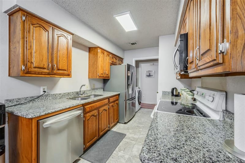 718 Southridge Court, Grand Prairie TX 75052 - Photo 6