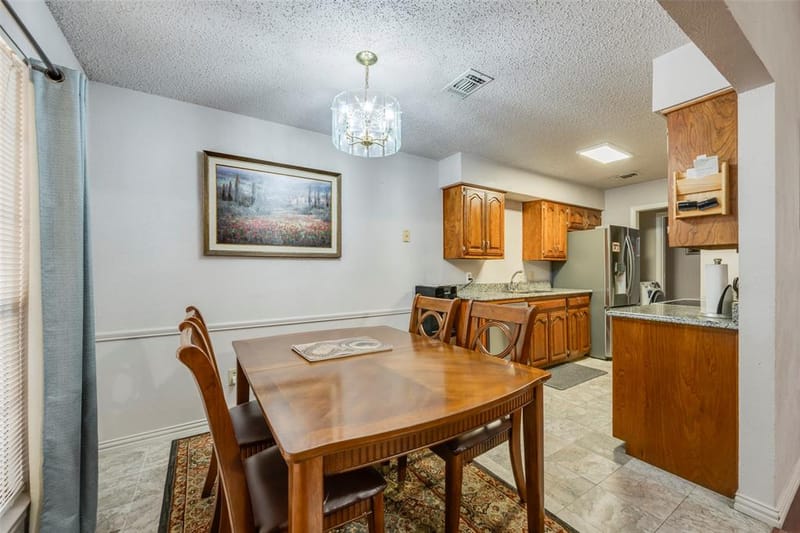 718 Southridge Court, Grand Prairie TX 75052 - Photo 5