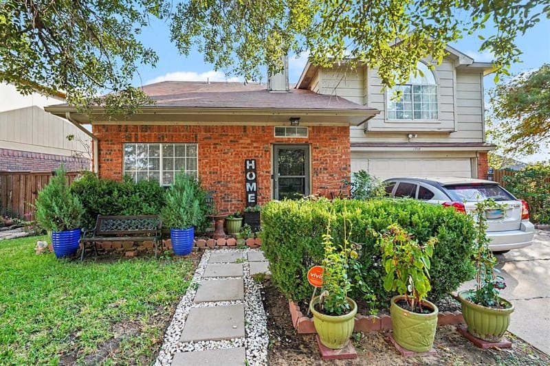 1710 Duster Circle, Arlington TX 76018 - Photo 2