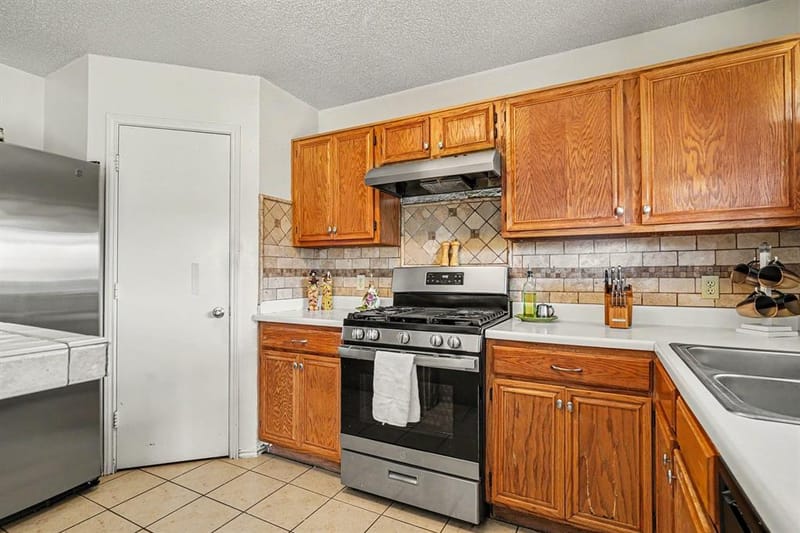 1710 Duster Circle, Arlington TX 76018 - Photo 12