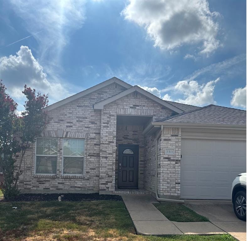 1313 Gayle Street, Burleson TX 76028