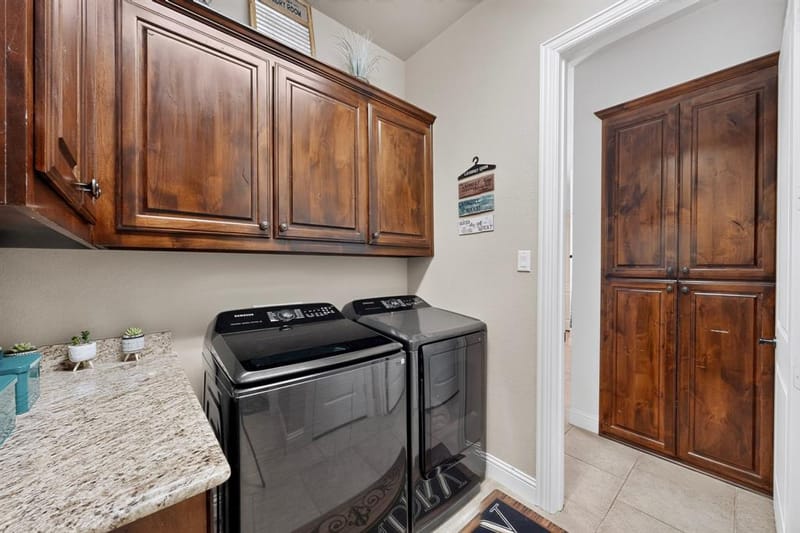 5020 Lindy Court, Midlothian TX 76065 - Photo 9