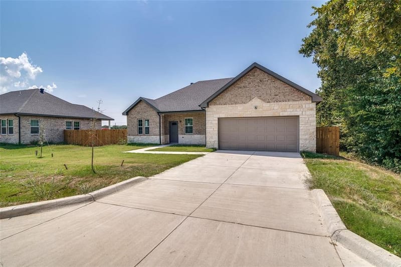 701 Lakeland Drive, West Tawakoni TX 75474 - Photo 3