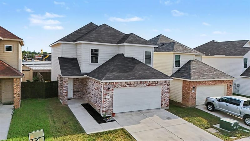 257 Michelle Drive, Grand Prairie TX 75051 - Photo 9