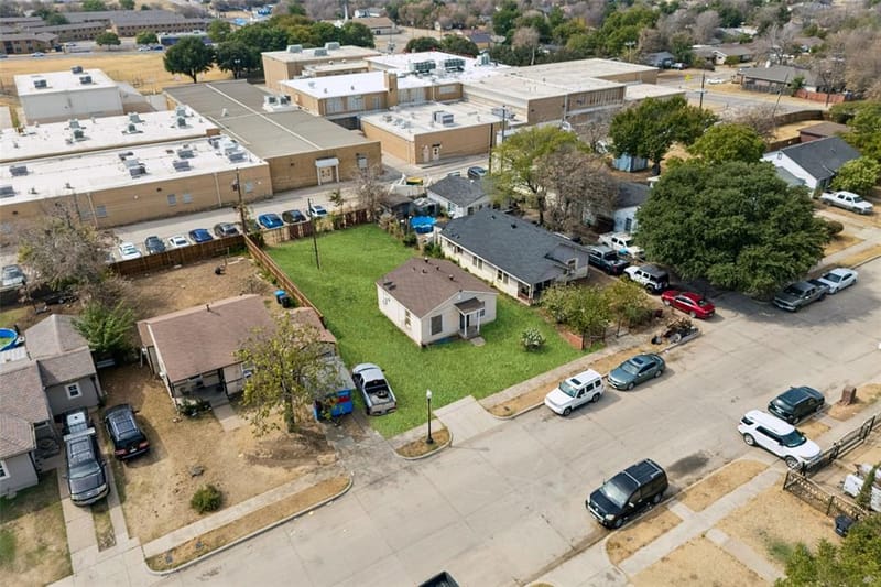 1224 E Morningside Drive, Fort Worth TX 76104 - Photo 9