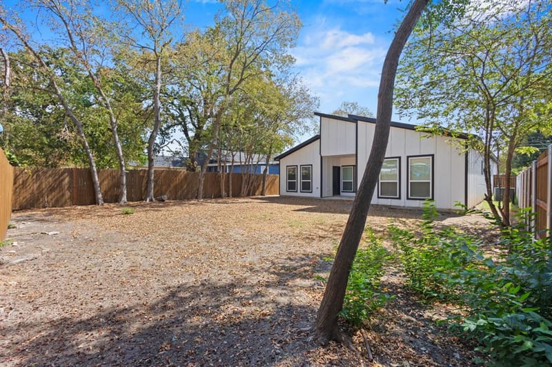3901 Hamilton Avenue, Dallas TX 75210 - Photo 24