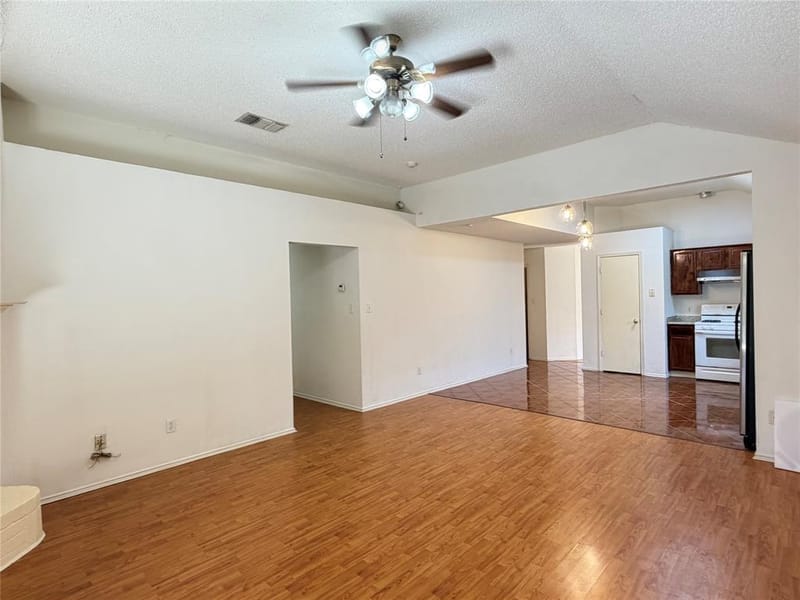 6006 Brook Forest Drive, Arlington TX 76018 - Photo 7