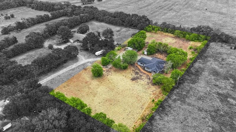 401 S Gardner Street, Whitewright TX 75491 - Photo 28