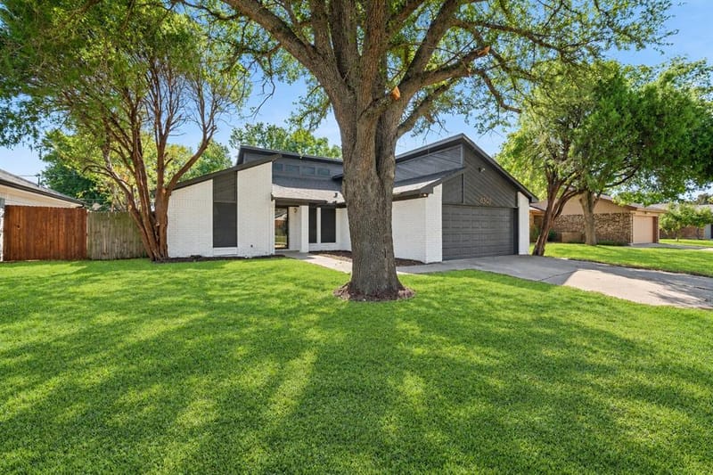 6301 Minuteman Lane, Arlington TX 76002 - Photo 2