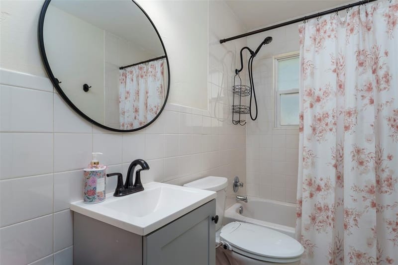 805 Clover Park Drive, Arlington TX 76013 - Photo 16