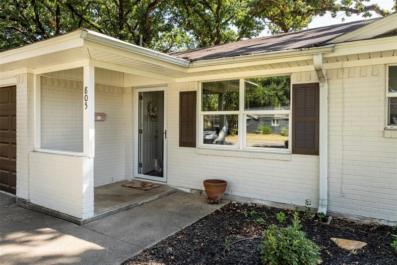 805 Clover Park Drive, Arlington TX 76013 - Photo 4
