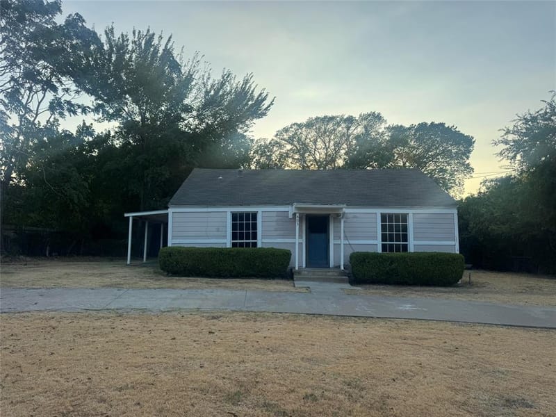 803 N Joe Wilson Road, Cedar Hill TX 75104