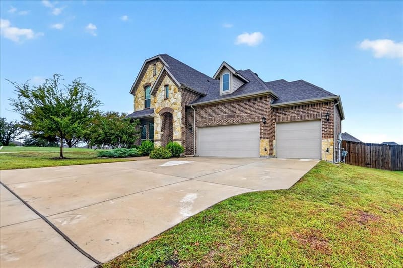 2613 Saint Lawrence Drive, Sherman TX 75092 - Photo 2