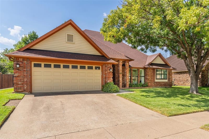 5006 Andalusia Trail, Arlington TX 76017 - Photo 3