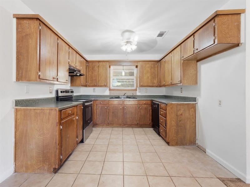 710 Parkridge Drive, Decatur TX 76234 - Photo 12