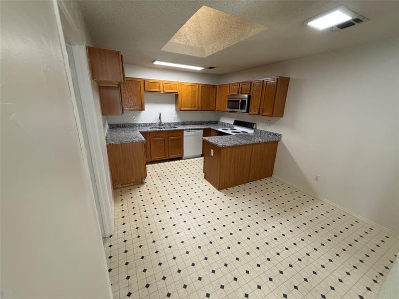 1142 Margie Street, Burleson TX 76028 - Photo 6