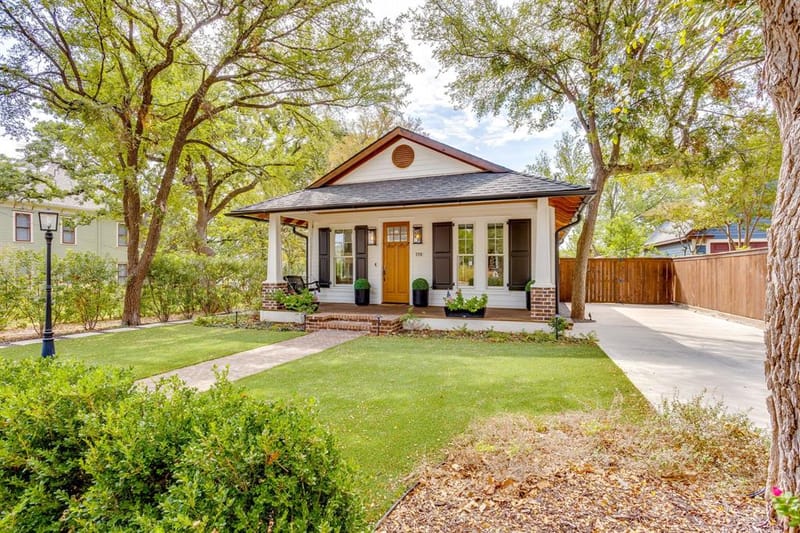 119 W Bluff Street, Granbury TX 76048 - Photo 35