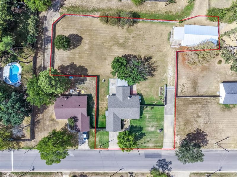 1013 Texas Street, Sulphur Springs TX 75482 - Photo 2
