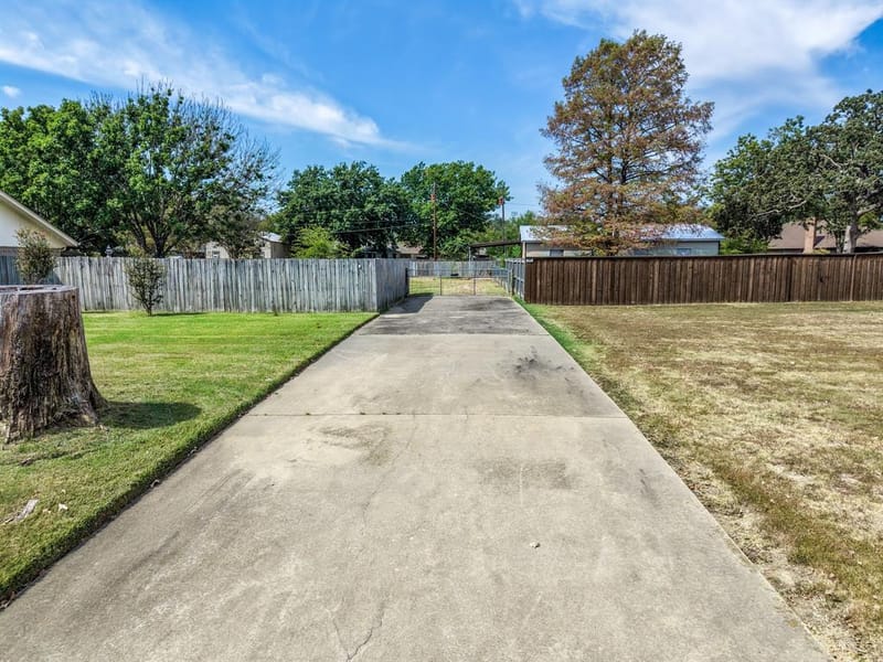 1013 Texas Street, Sulphur Springs TX 75482 - Photo 6