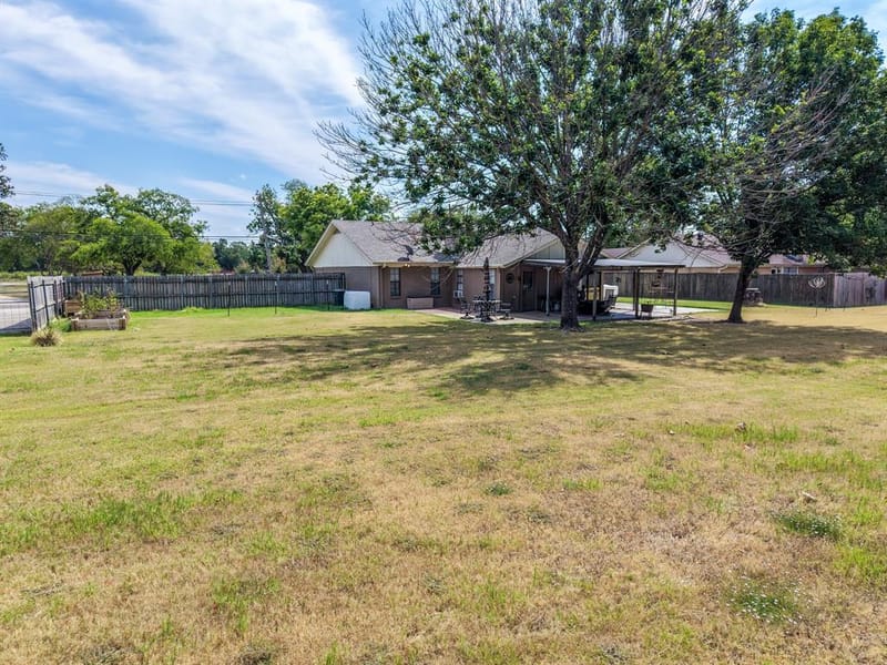 1013 Texas Street, Sulphur Springs TX 75482 - Photo 17