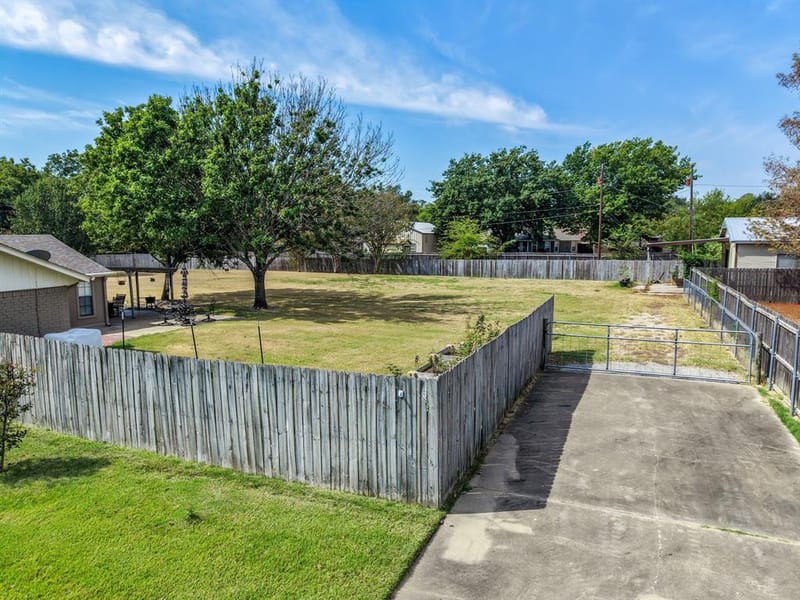 1013 Texas Street, Sulphur Springs TX 75482 - Photo 4