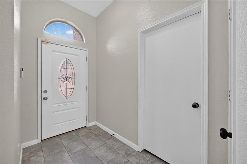 1113 Manhassett Court, Fort Worth TX 76140 - Photo 3