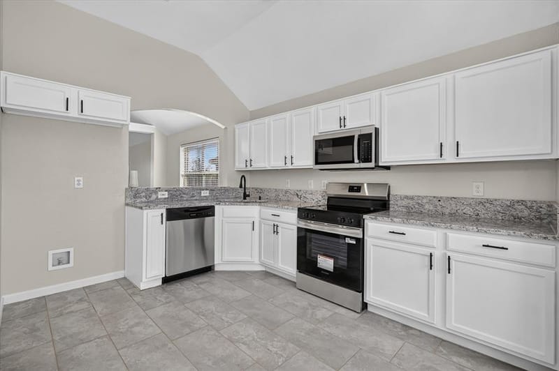 1113 Manhassett Court, Fort Worth TX 76140 - Photo 9