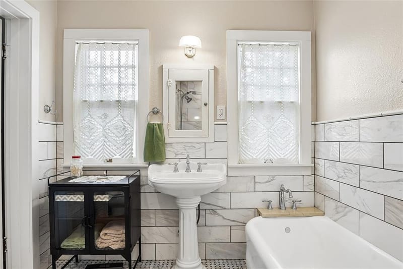 1023 W Oak Street, Denton TX 76201 - Photo 16