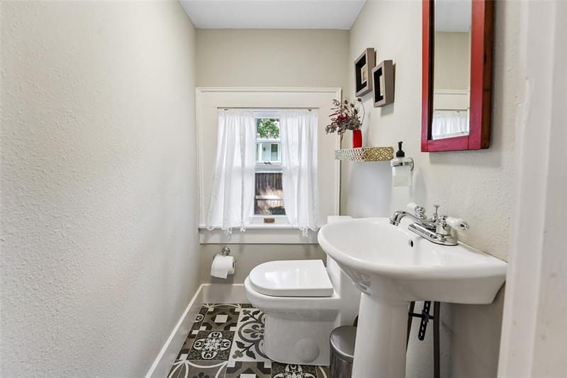 1023 W Oak Street, Denton TX 76201 - Photo 28
